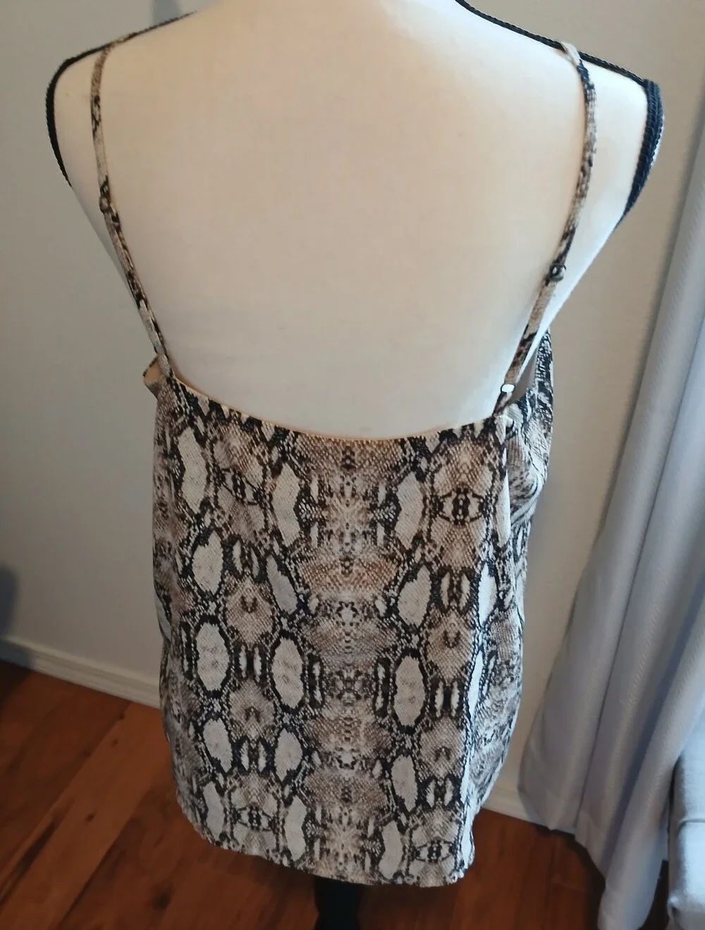 Socialite Snake Print Cami Top, Large. Fully Lined, Like New!